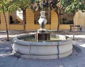 Fuente de la plaza de San Pedro (2).jpg