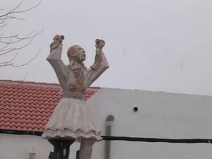 Estatualocos.jpg