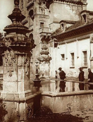Fuente del patio de los Naranjos (1897) de Lestrange.png