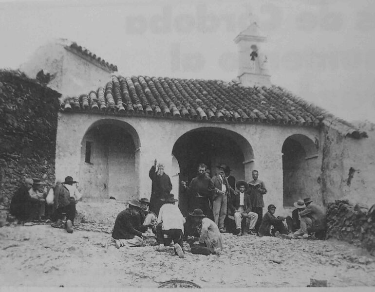 Archivo:Reparto de comidas en las Ermitas (Años 1900).jpg