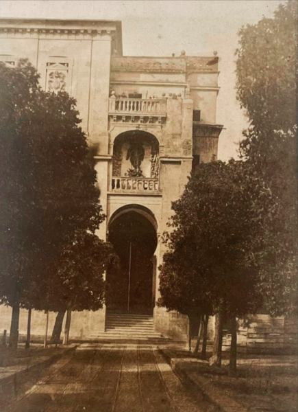 Archivo:Puerta del Puente (Pierre Emile Joseph Pécarrere).png