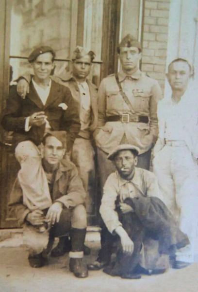 Archivo:Montilla. Brigada provincial con paisaons.png