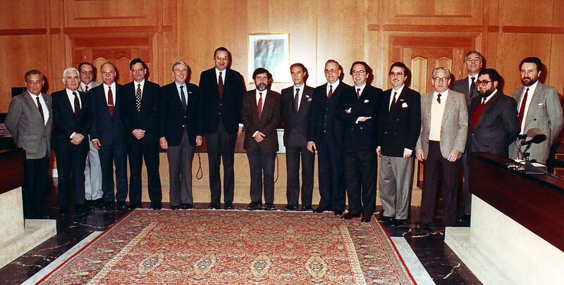 Archivo:Embajadores de Hispanoamérica en Córdoba, invitados por el Ateneo de la ciudad (24.1.1991).jpg