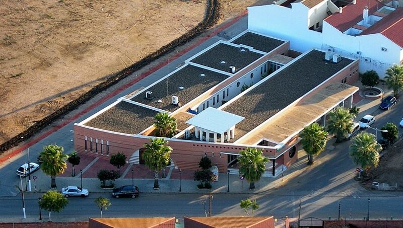 Archivo:Centro médico FP (Small).jpg