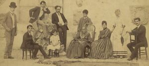Familia Romero de Torres 1886.jpg