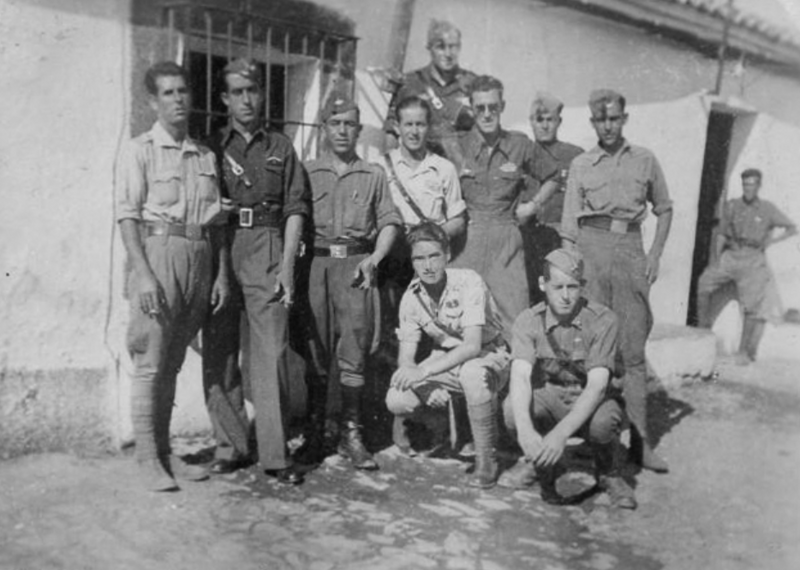 Archivo:Grupos de Soldadoes en el frente de Córdoba.png