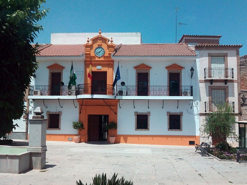 Archivo:Ayuntamiento de Santaella.jpg