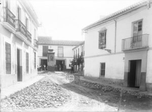 Adoquinado de la Plaza de Pineda (1927). Córdoba desaparecida.jpg