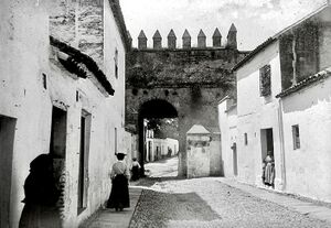 Puerta de Almodóvar (1900).jpg