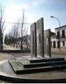 Fuente Borriquera con el paseo de fondo