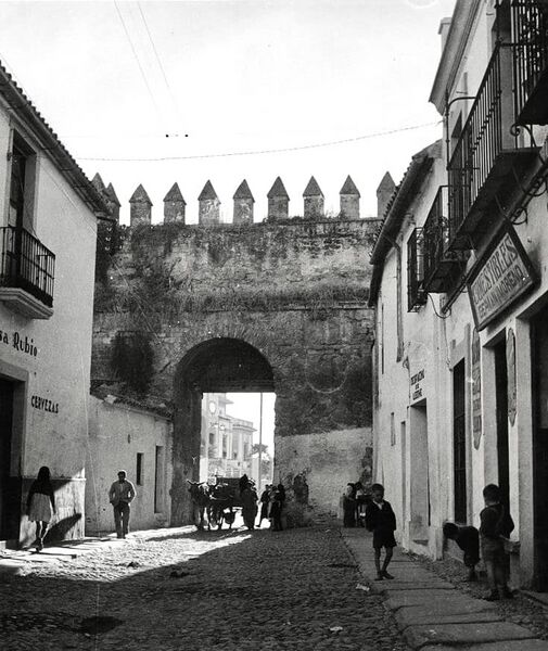 Archivo:Puerta de Almodóvar (1941). Erika Groth.jpg