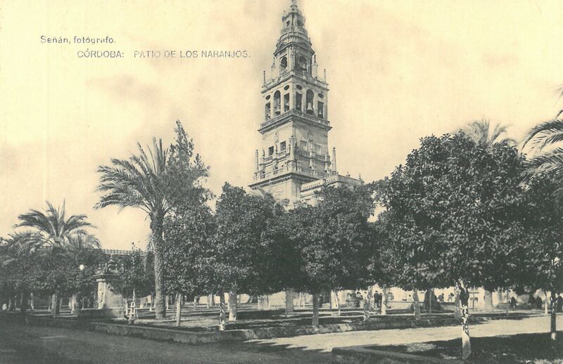 Archivo:Patio de los Naranjos 2.jpg