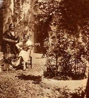 Señoritas en un patio. 1936. Foto Torres .jpg