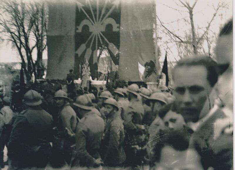 Archivo:Recibimiento en Cabra a soldados italianos (1937).jpg
