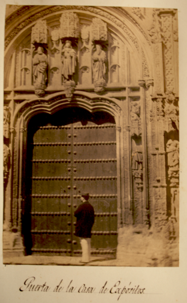 Archivo:1862-Maraver 23 puerta casa expositos.png