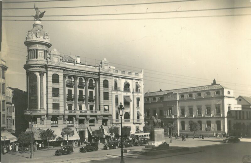 Archivo:Plaza de José Antonio 1.jpg
