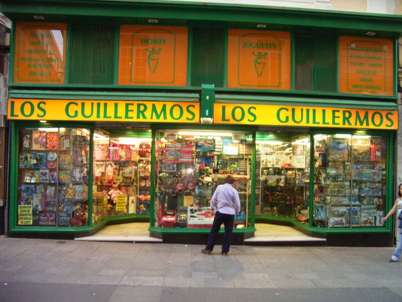 Archivo:Juguetería Los Guillermos en calle Gondomar (2006).jpg