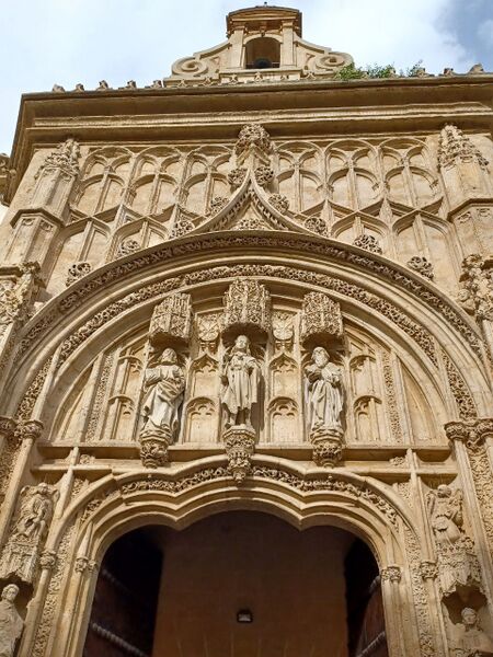 Archivo:Detalle de la portada de la capilla de San Sebastián.jpg