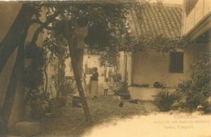 Patio de una casa de vecinos.jpg