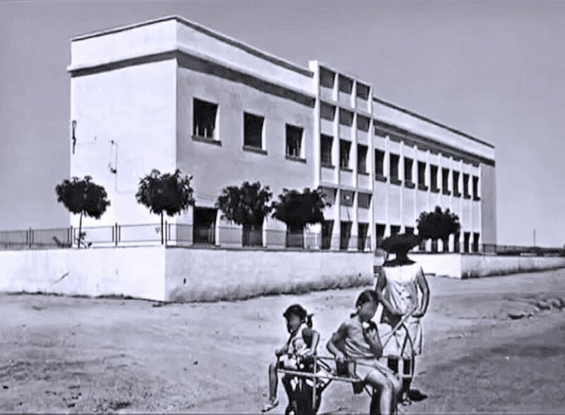 Archivo:24-Colegio Libre Adoptado 1970.jpg