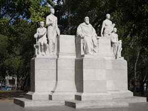 Monumento a Antonio del Barroso (1918).png
