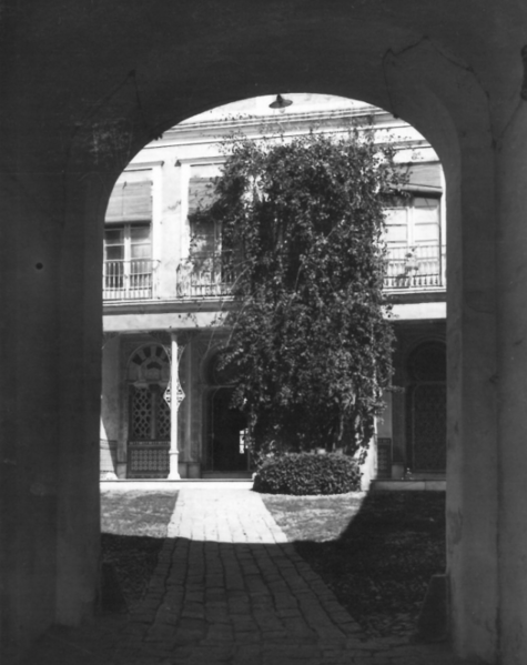 Archivo:Palacio Marqués de Santa Rosa. 1940. Calle Manríquez.png