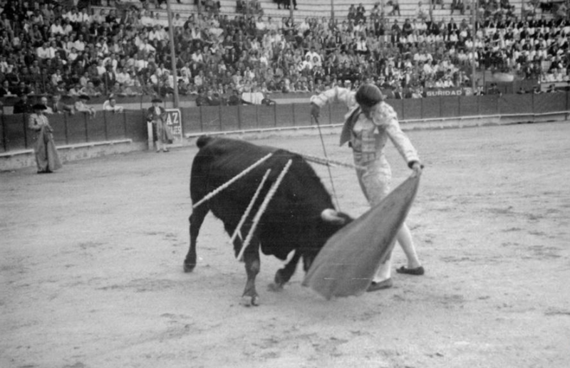 Archivo:Luis Miguel Dominguín (Fotografía Baldomero y Aguayo 1939).png