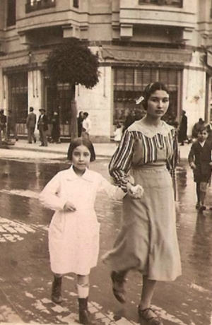 Plaza de las Tendillas. nana y niña (1935).png