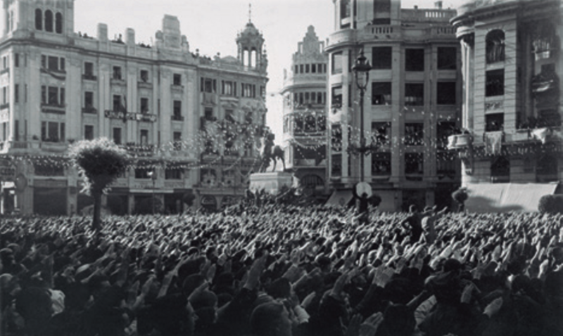 Archivo:Franco en las Tendillas. 1939.png