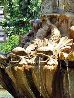 Fuente de los Jardines de Colón (detalle).jpg