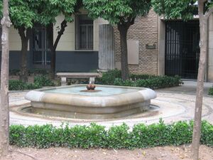 Fuente de la plaza de las Doblas.jpg