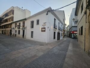 Calle José Zorrilla con calle Menéndez Pelayo.jpg