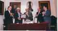 De izquierda a derecha, Jesús Respetto, vicepresidente del Casino de Artesanos de Sanlúcar de Barrameda; Antonio Perea, presidente del Ateneo de Córdoba; Enrique Barrero, presidente del Ateneo de Sevilla; Ignacio Moreno, presidente del Ateneo de Cádiz; Alberto M. Pérez Calero, secretario general del Ateneo de Sevilla. Sede del Ateneo de Sevilla. Octubre, 2004