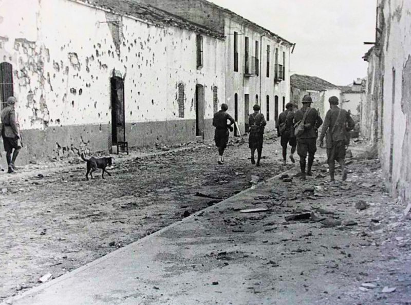 Archivo:Guerra Civil en La Granjuela. Soldados avanzando.png