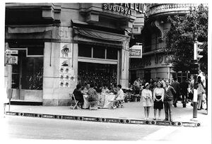 Calle Cruz Conde con los Semáforos Bordillo (1968).jpg
