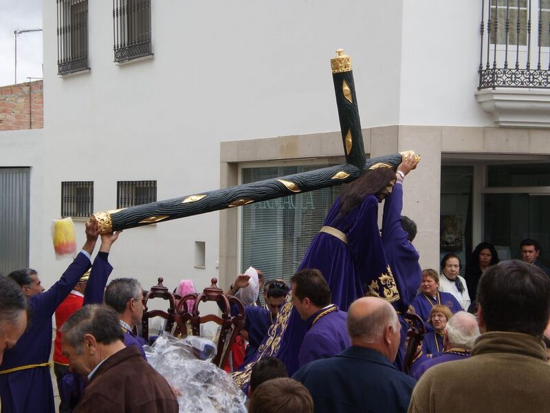 Archivo:Jesús Nazareno con la cruz.JPG