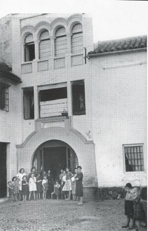 Plaza de la Alhóndiga (1936). Fotografíad e Ricardo.jpg