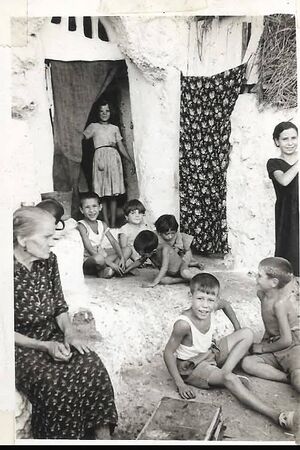 Cuevas Barrio del Naranjo (Padre Ladrillo) 3.jpg