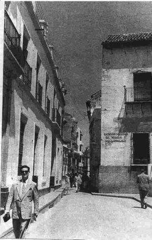 Calle Jesús y María junto al conservatorio (años 50).jpg