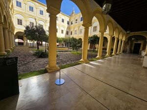 Palacio Episcopal. Patio Interior.jpg