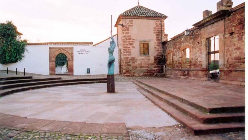 Archivo:Castillodelamota.jpg