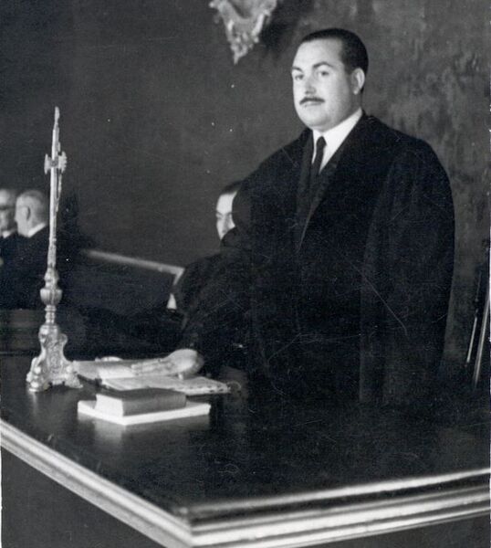 Archivo:José Antonio Muñoz García, abogado (1950).jpg