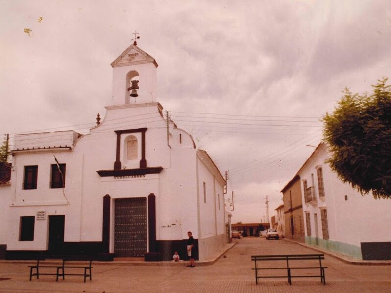 Archivo:Iglesia Ochavillo del Río 80-90.jpg