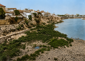 Ronda de Isasa con el murallón sin terminar (1896).png