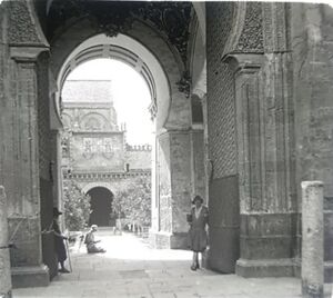 Puerta del Perdón. 1930. Imagen estereoscópica.jpg