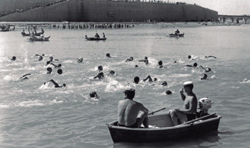 Archivo:Travesía en el río Guadalquivir. 1966.png