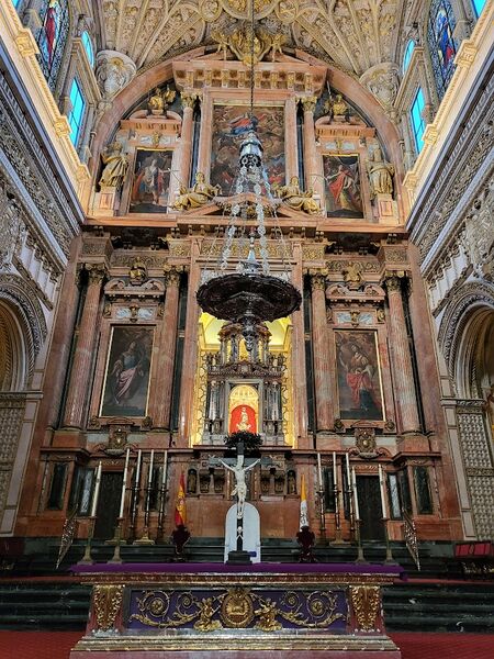 Archivo:Altar y retablo Catedral de Córdoba.jpeg