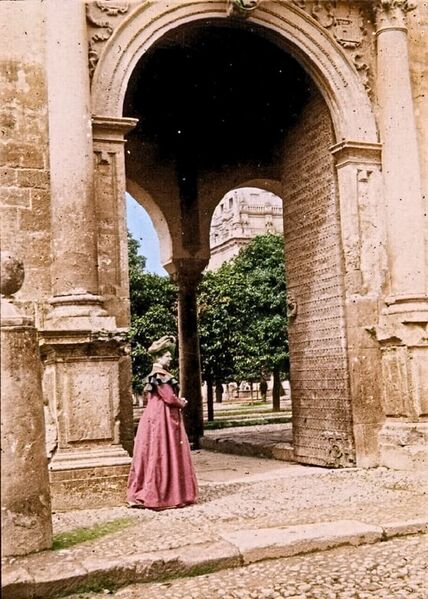 Archivo:Puerta de Santa Catalina hacia 1900.jpg