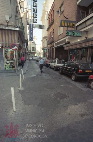 Archivo:Calle Duque de Hornachuelos (1997).jpeg
