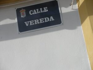 Cartelcallevereda.jpg